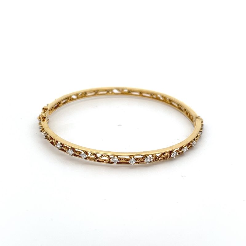 Diamond Delight Bangle | Mustafa Jewellery Malaysia