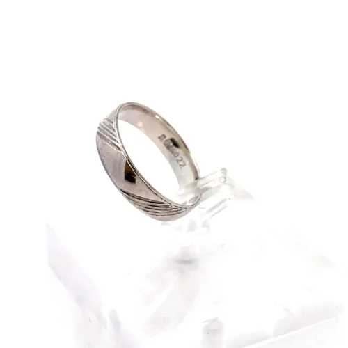 Sleek Silver Ring - Left