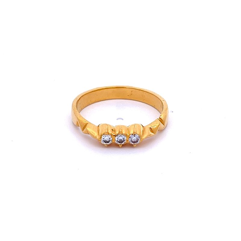 Sparkling Diamond Ring | Mustafa Jewellery Singapore