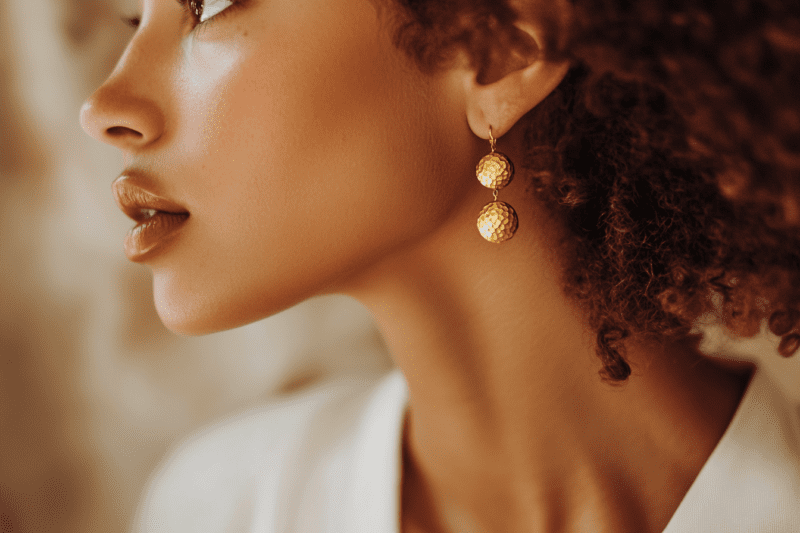 Materials and Craftsmanship in 2024’s Earring Trends 