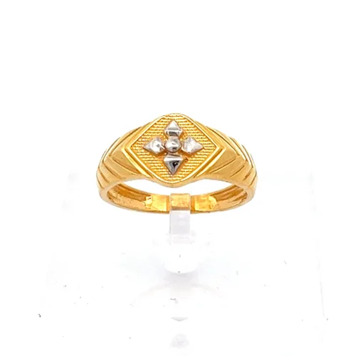 Radiant Chevron Ring | Mustafa Jewellery Singapore