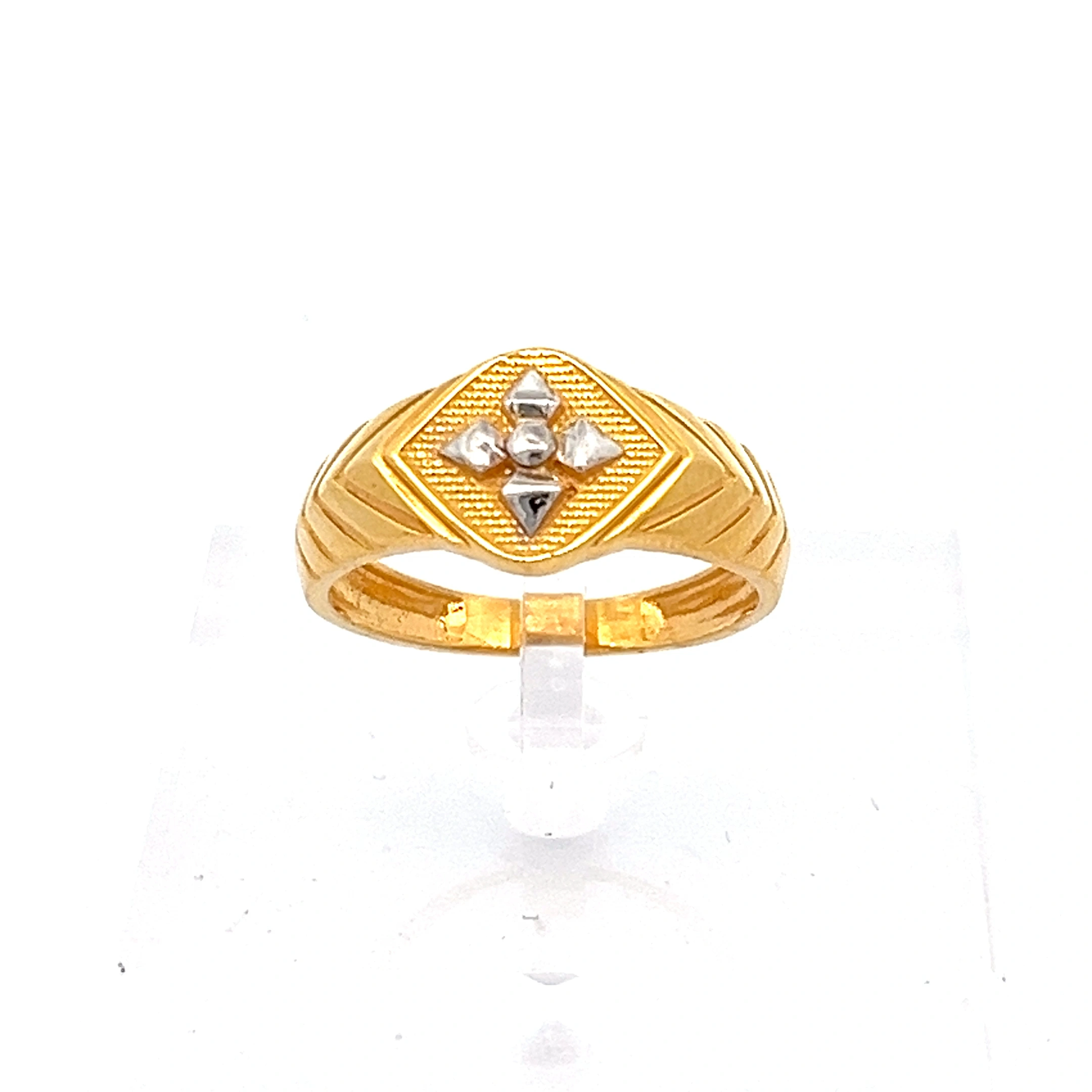 Radiant Chevron Ring | Mustafa Jewellery Singapore